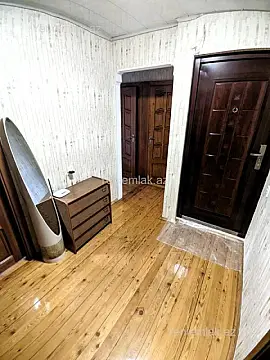 Satılır 4 otaqlı köhnə tikili 100 m²