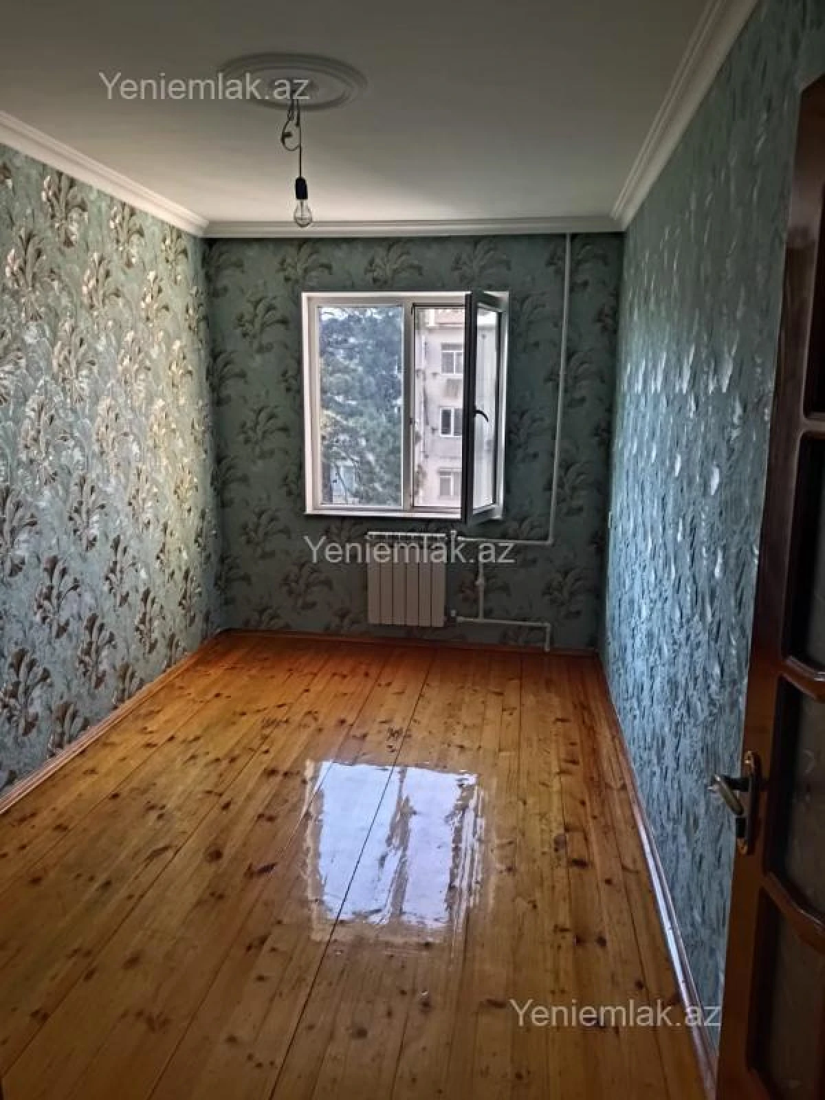 Satılır 4 otaqlı köhnə tikili 100 m²