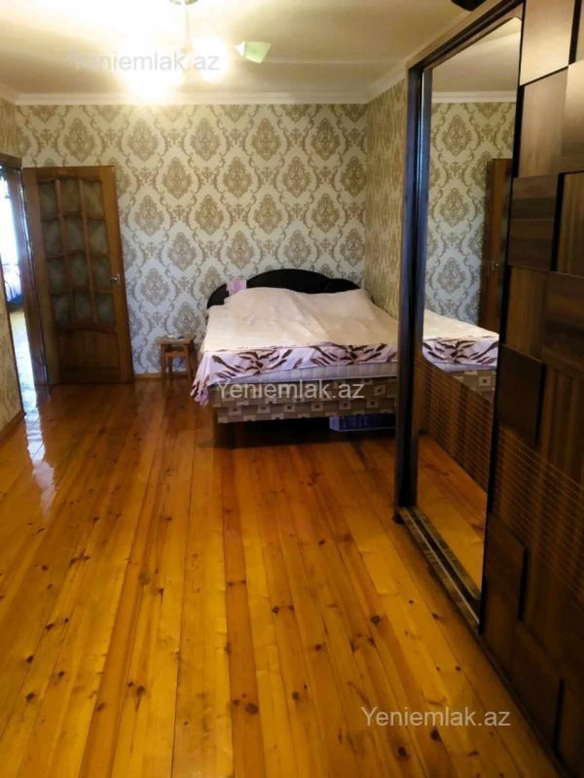 Satılır 4 otaqlı köhnə tikili 100 m²