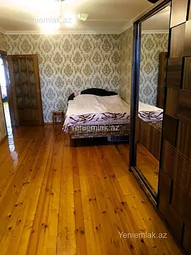 Satılır 4 otaqlı köhnə tikili 100 m²