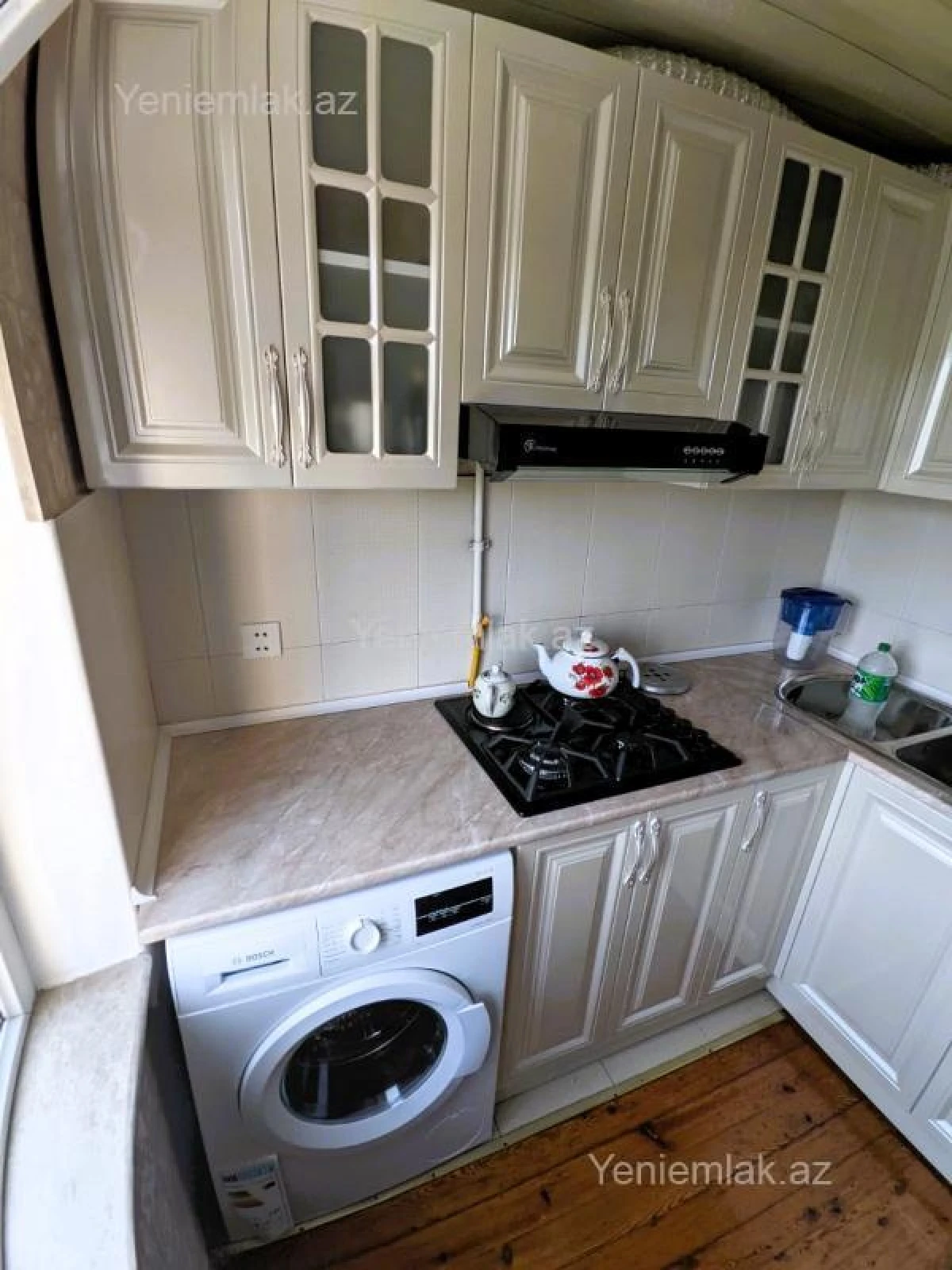 Satılır 4 otaqlı köhnə tikili 100 m²