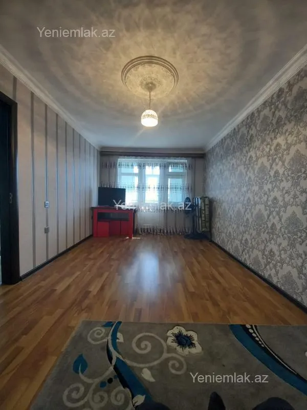 Satılır 1 otaqlı köhnə tikili 30 m²