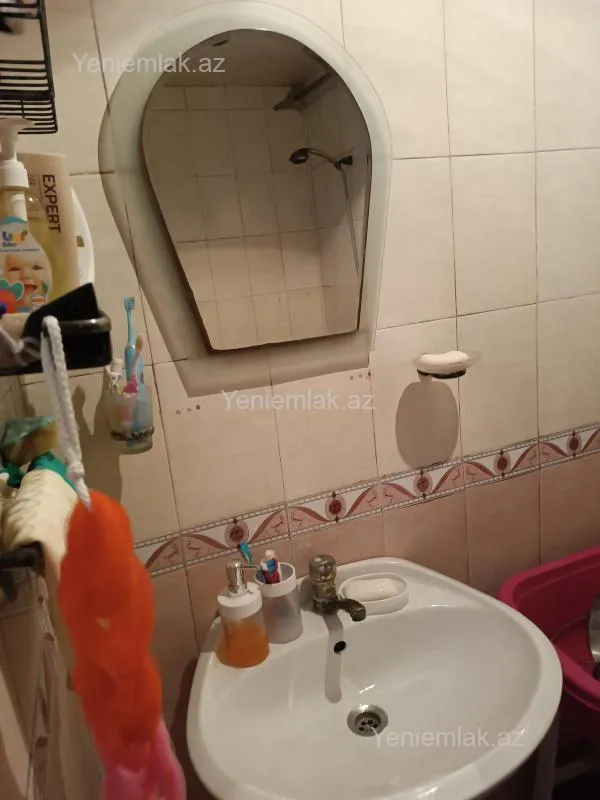 Satılır 3 otaqlı köhnə tikili 65 m²