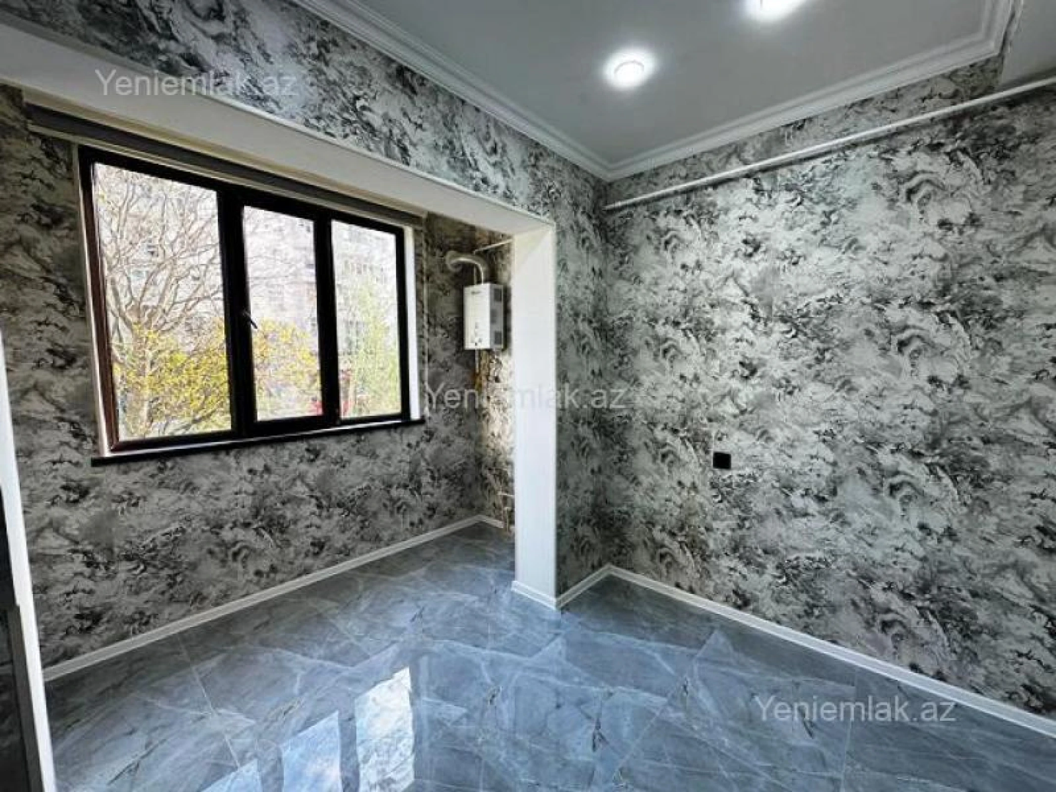 Satılır 2 otaqlı köhnə tikili 65 m²