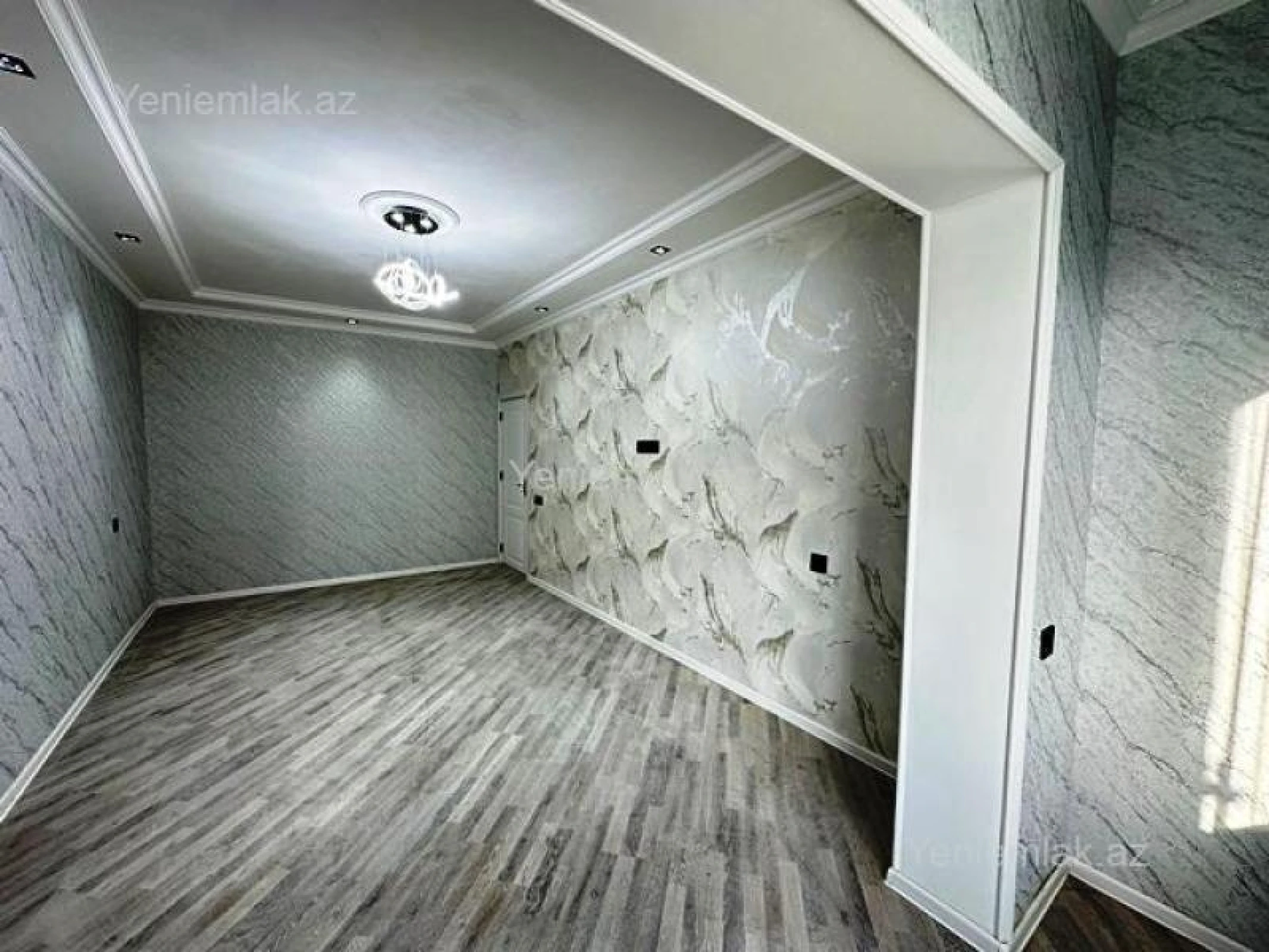 Satılır 2 otaqlı köhnə tikili 65 m²