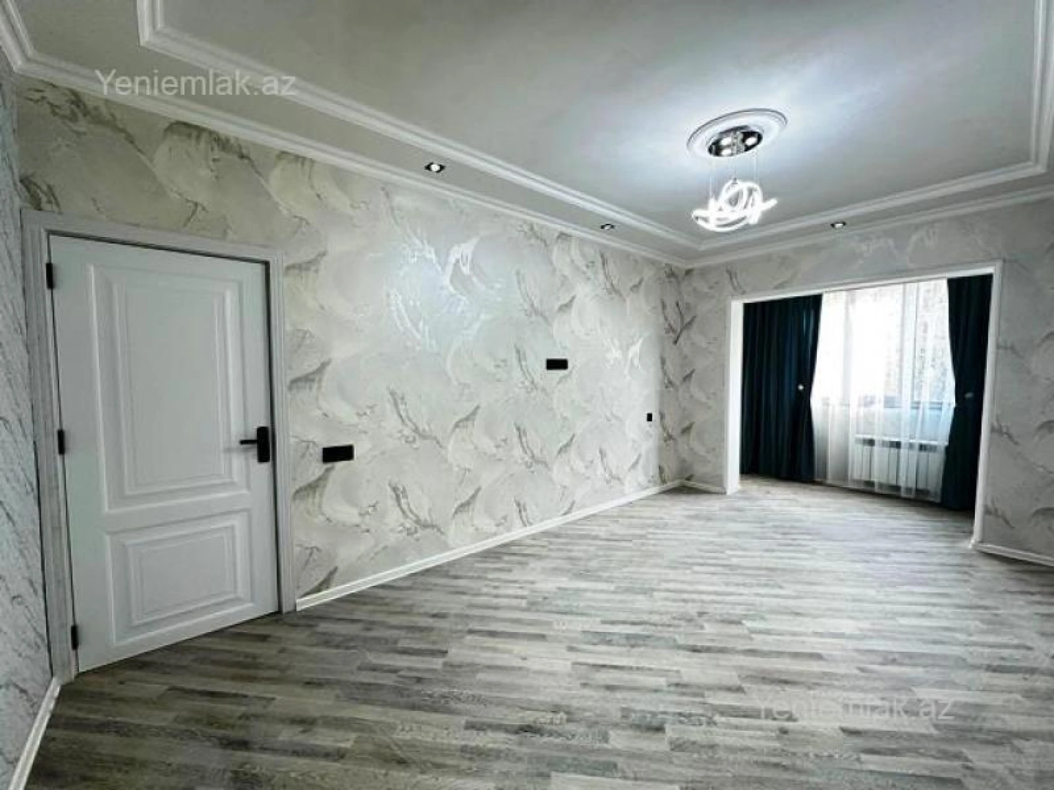 Satılır 2 otaqlı köhnə tikili 65 m²