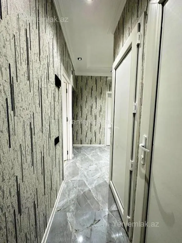 Satılır 2 otaqlı köhnə tikili 65 m²