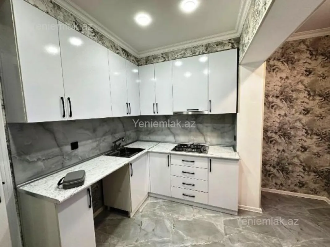 Satılır 2 otaqlı köhnə tikili 65 m²