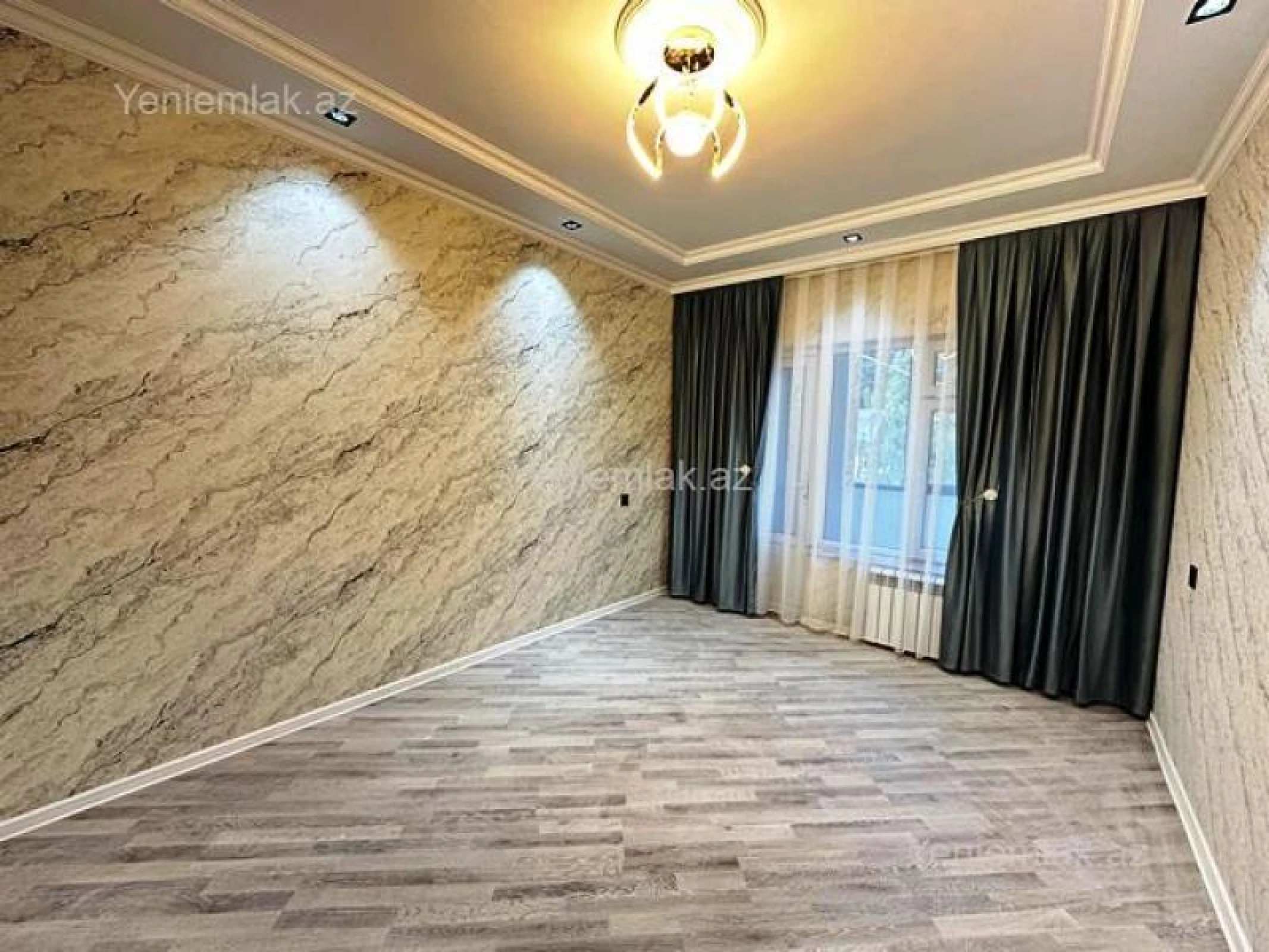 Satılır 2 otaqlı köhnə tikili 65 m²