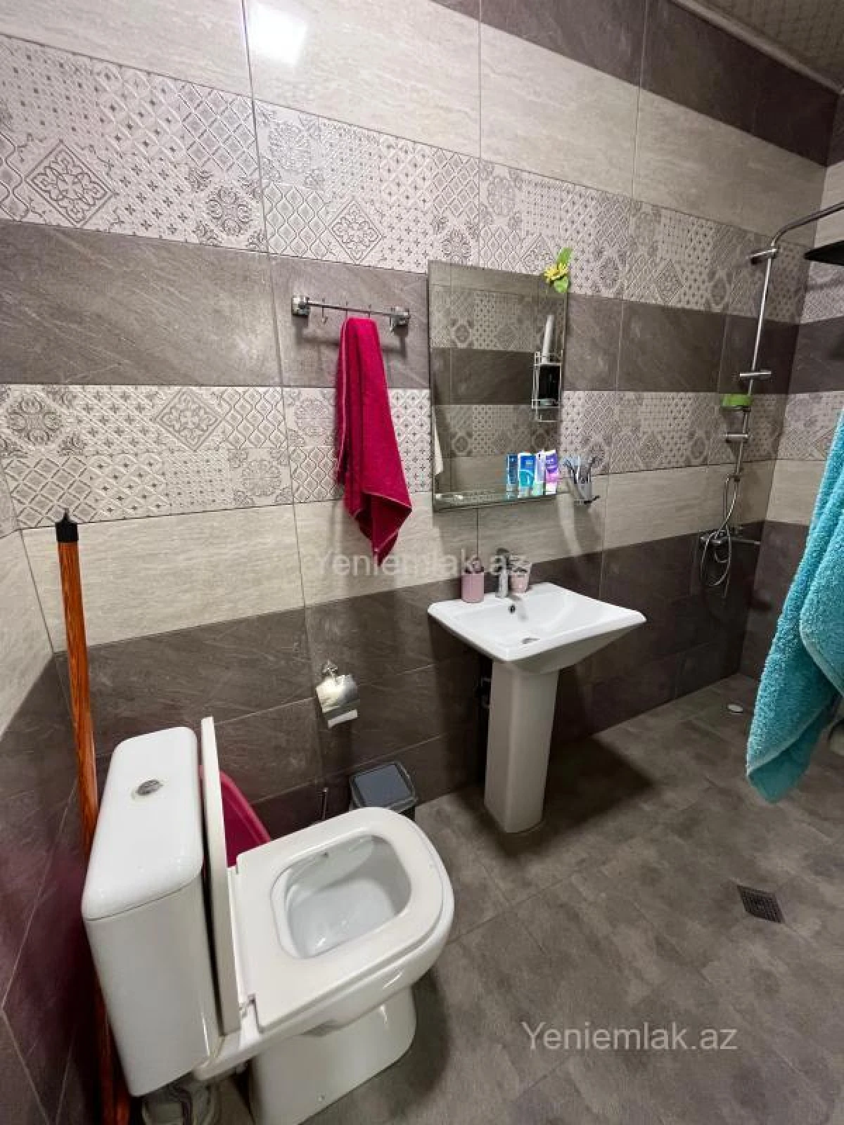 Satılır 6 otaqlı həyət evi 200 m²