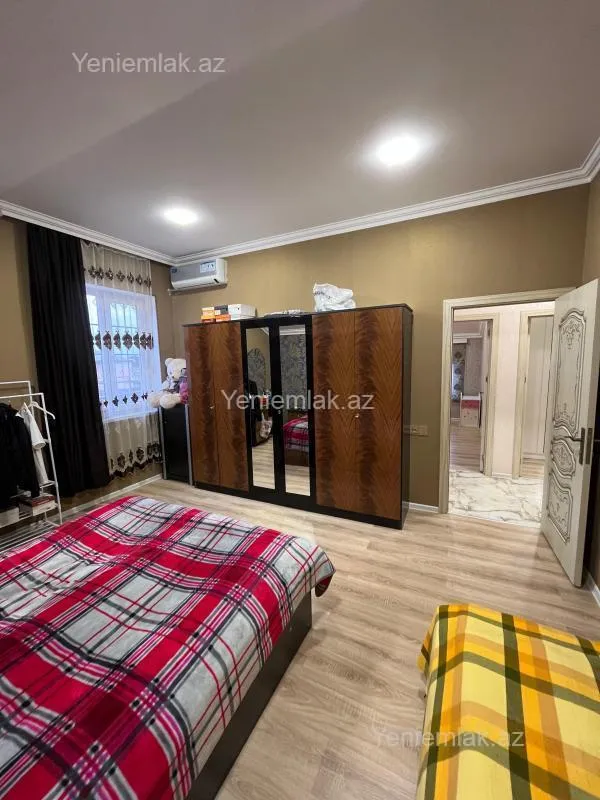 Satılır 6 otaqlı həyət evi 200 m²
