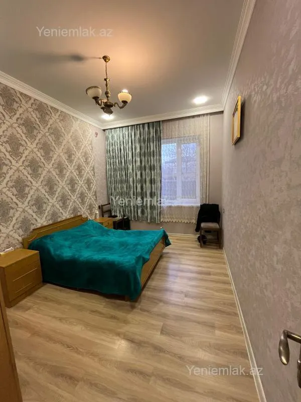 Satılır 6 otaqlı həyət evi 200 m²