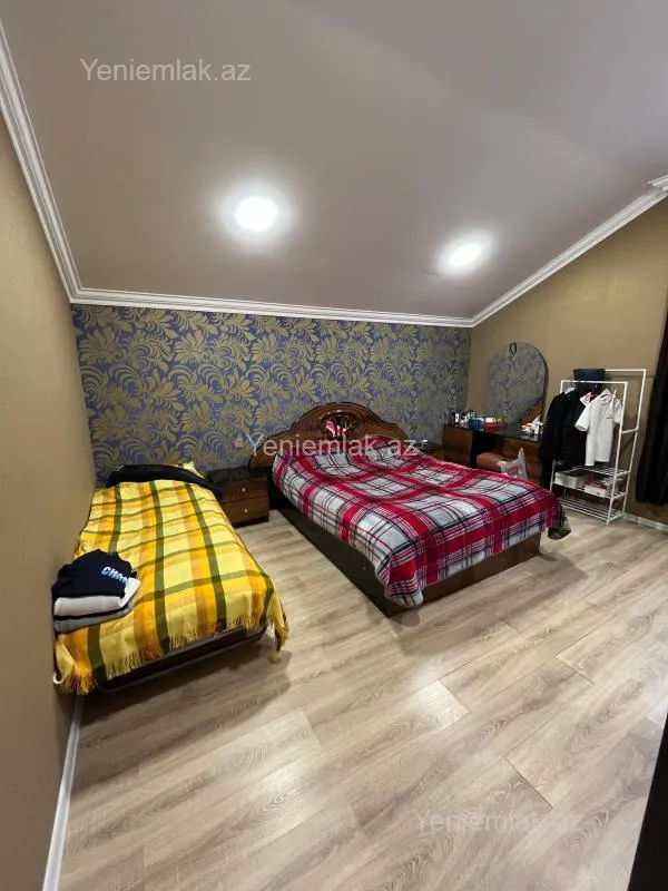 Satılır 6 otaqlı həyət evi 200 m²