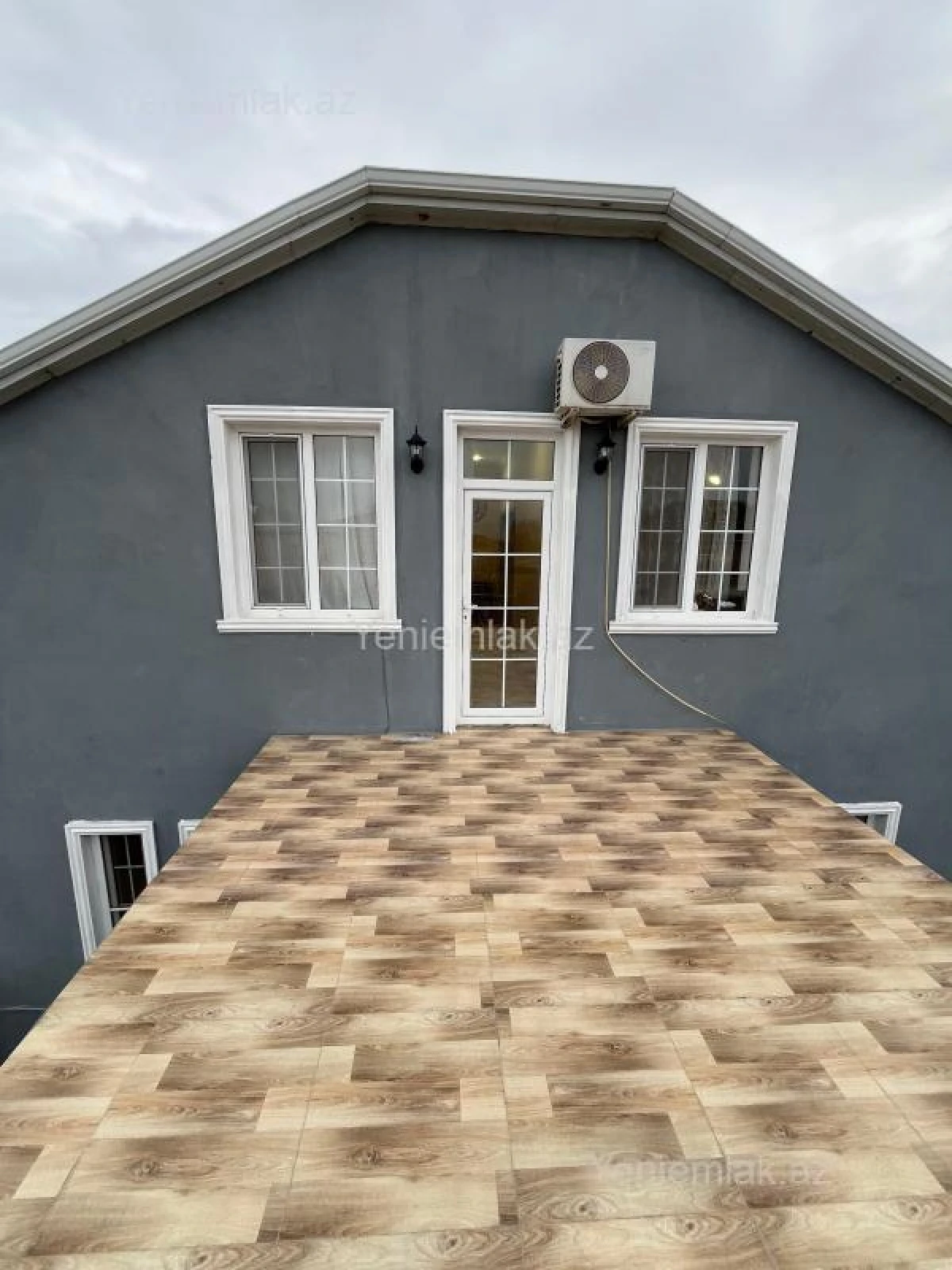 Satılır 6 otaqlı həyət evi 200 m²