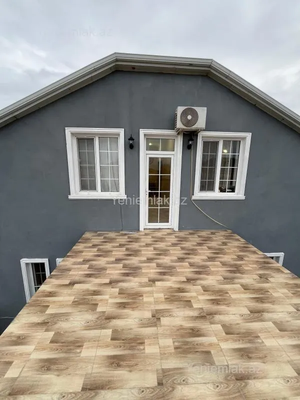 Satılır 6 otaqlı həyət evi 200 m²