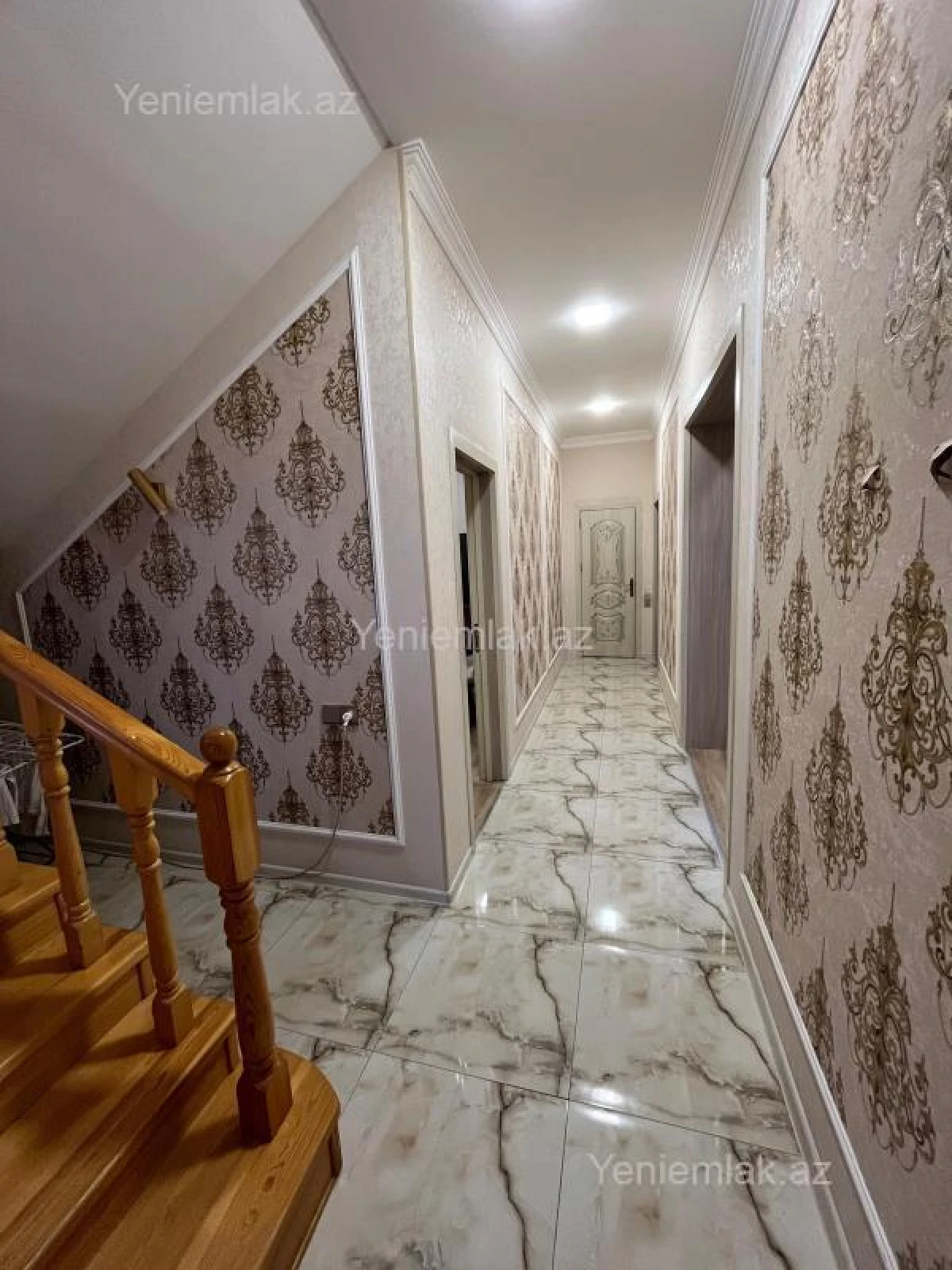 Satılır 6 otaqlı həyət evi 200 m²