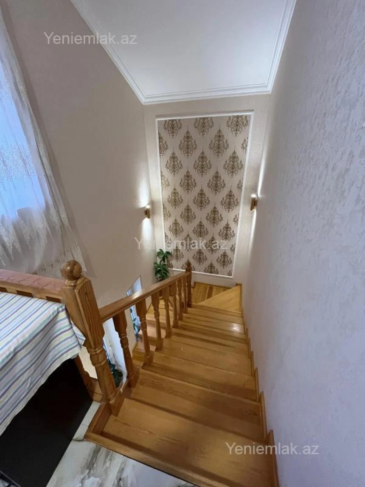 Satılır 6 otaqlı həyət evi 200 m²