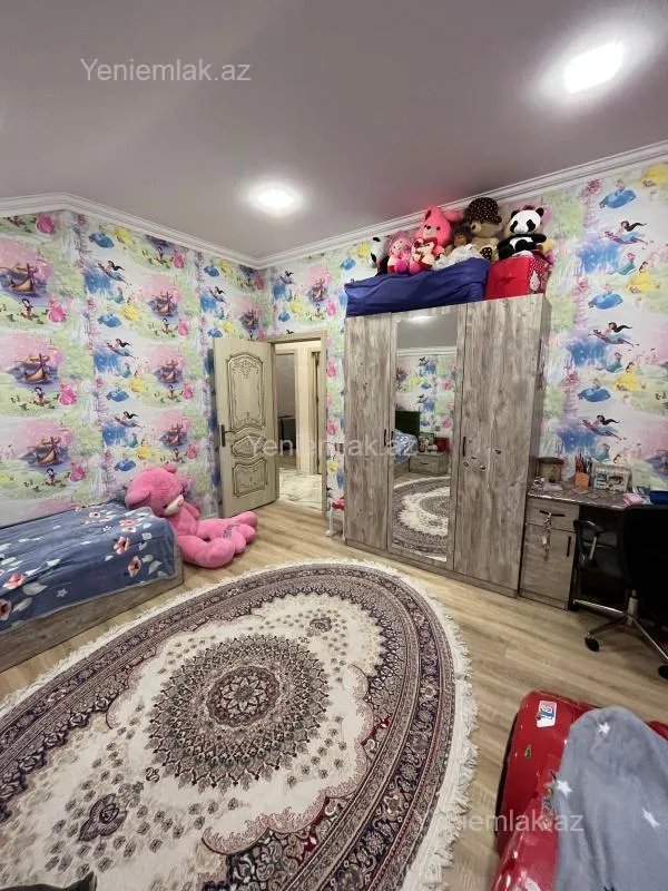 Satılır 6 otaqlı həyət evi 200 m²