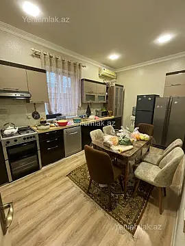 Satılır 6 otaqlı həyət evi 200 m²