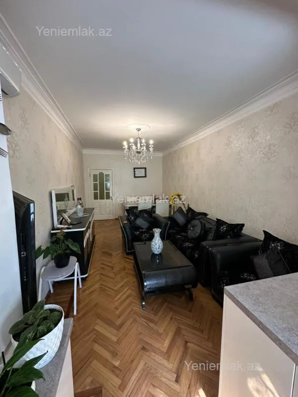 Satılır 3 otaqlı köhnə tikili 60 m²