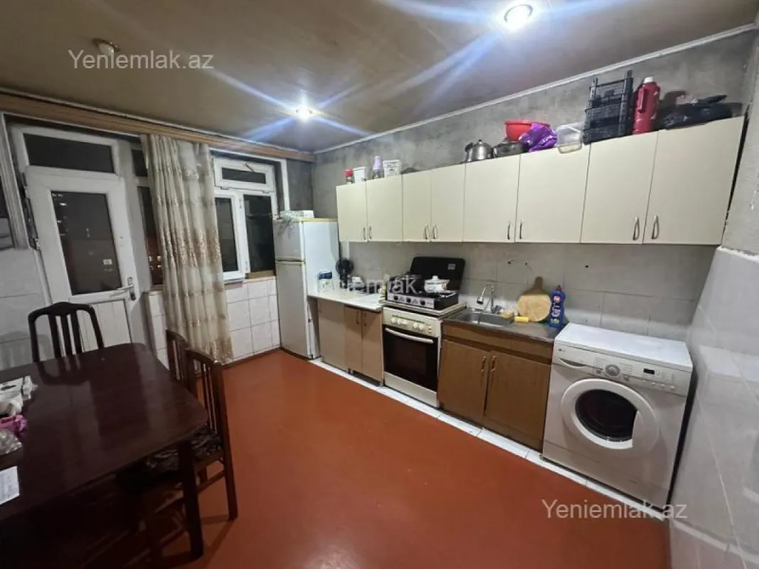 Satılır 2 otaqlı köhnə tikili 60 m²