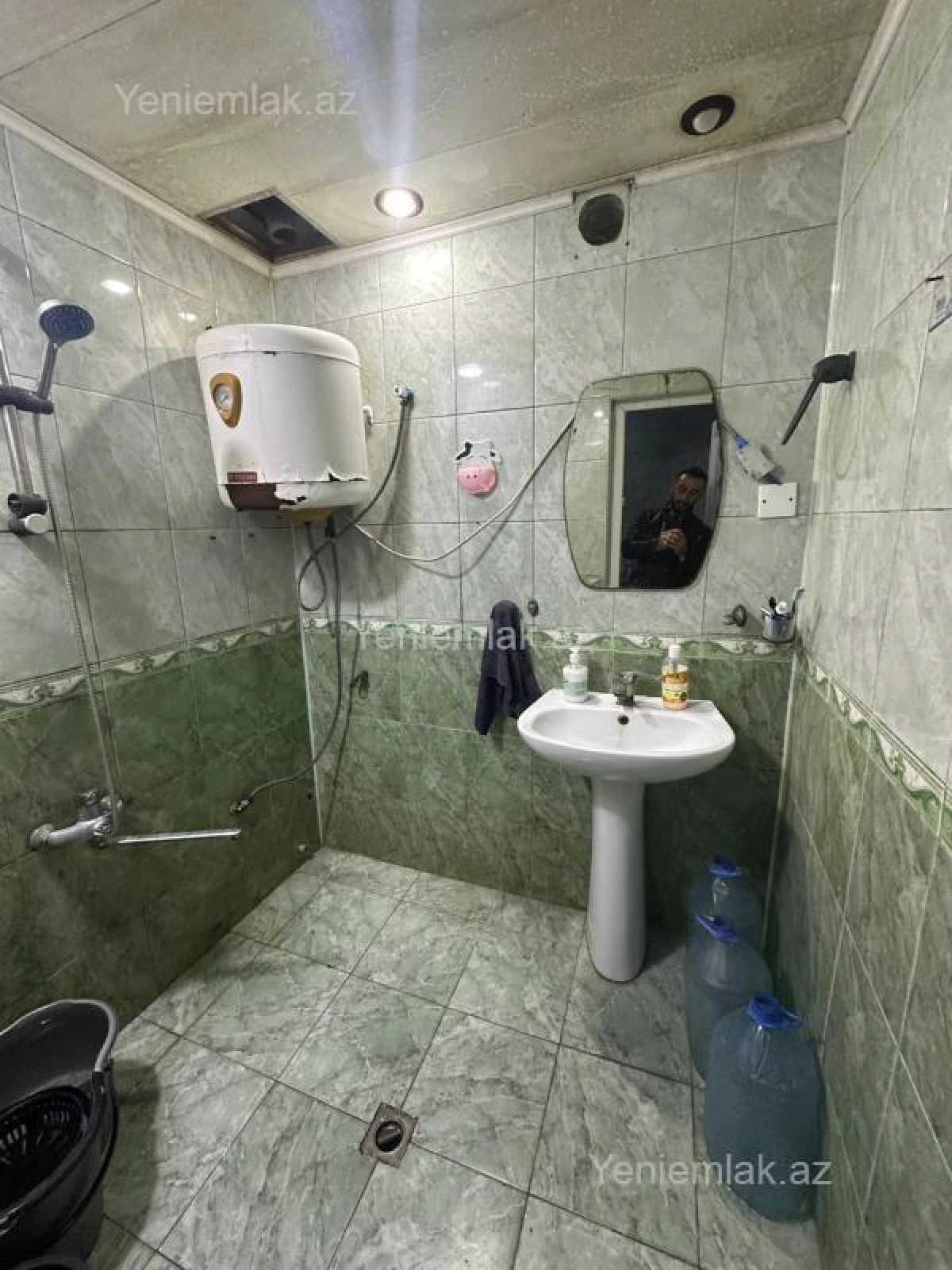 Satılır 2 otaqlı köhnə tikili 60 m²