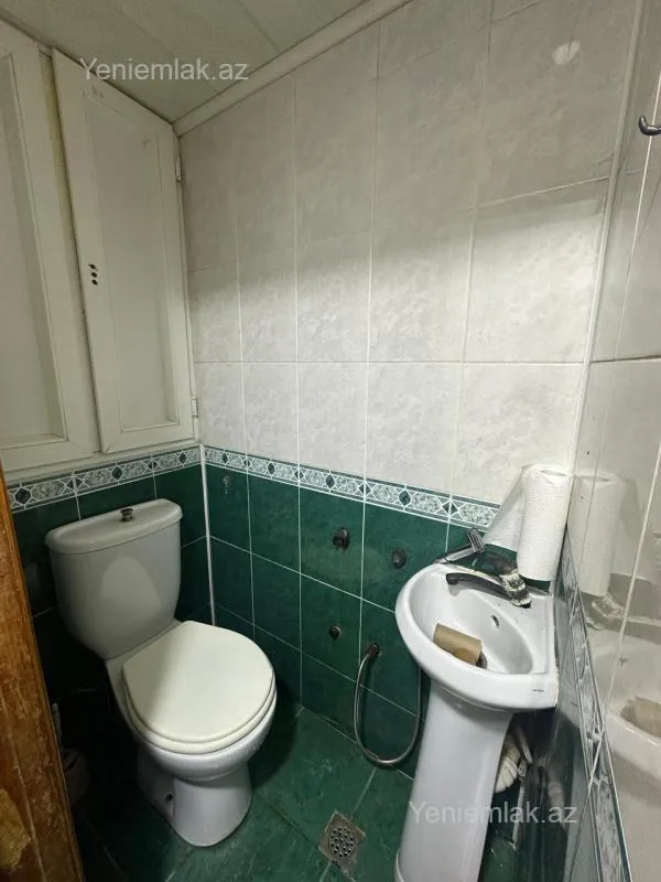 Satılır 2 otaqlı köhnə tikili 60 m²