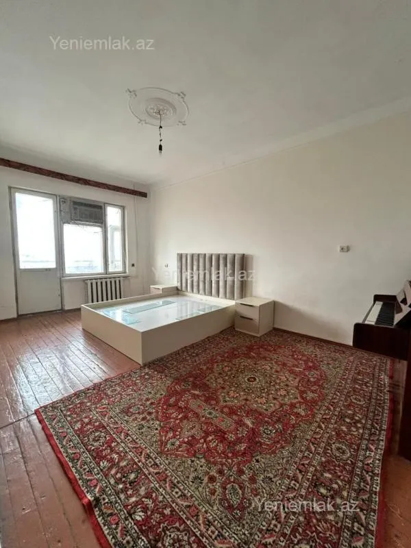 Satılır 3 otaqlı köhnə tikili 85 m²