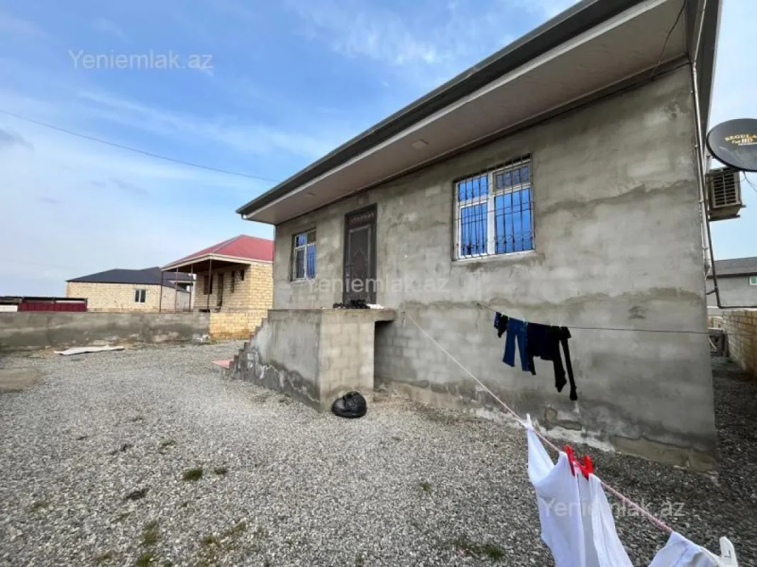 Satılır 3 otaqlı həyət evi 100 m²