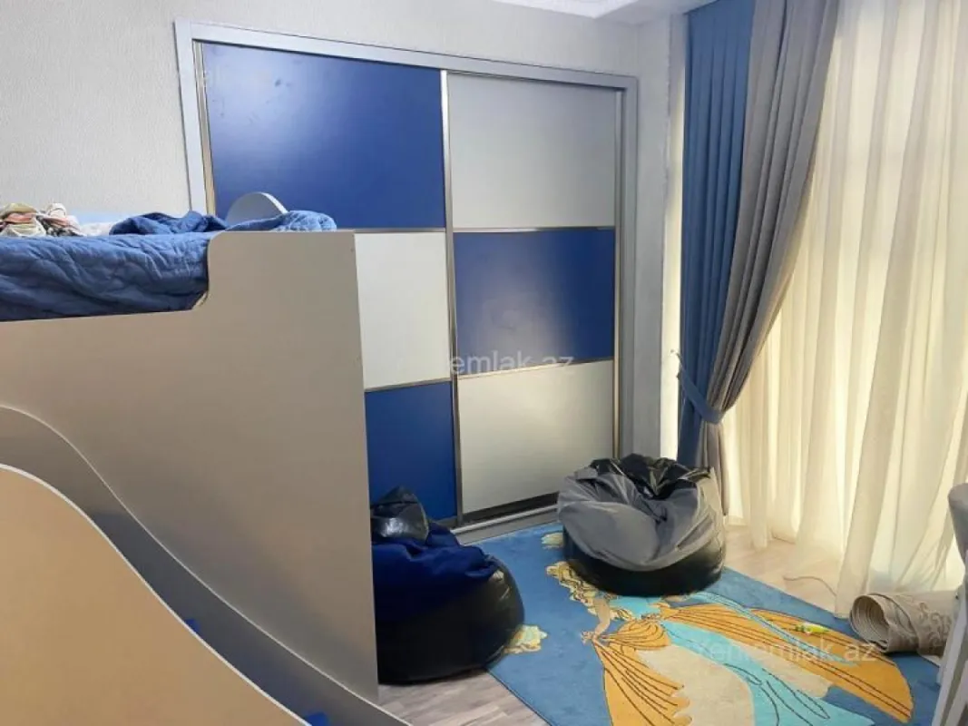 Kirayə verilir 4 otaqlı yeni tikili 148 m²