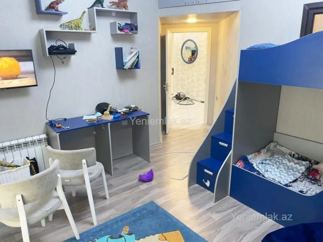 Kirayə verilir 4 otaqlı yeni tikili 148 m²