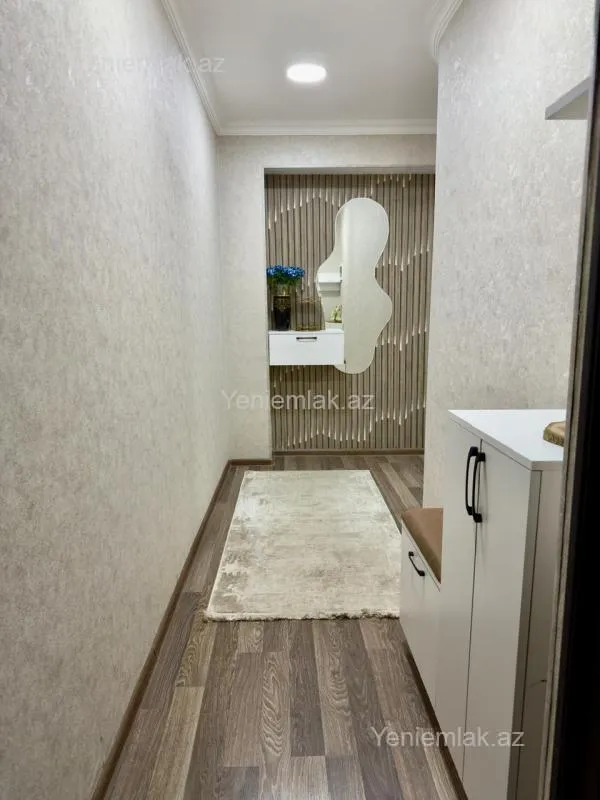 Satılır 3 otaqlı yeni tikili 82 m²