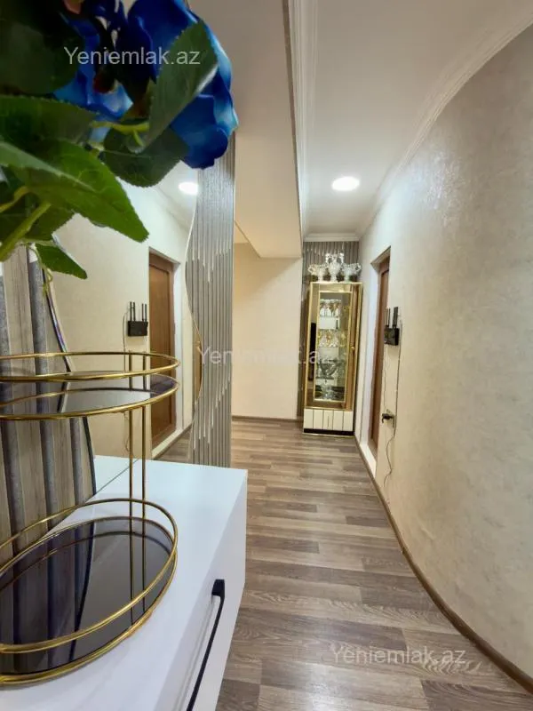 Satılır 3 otaqlı yeni tikili 82 m²