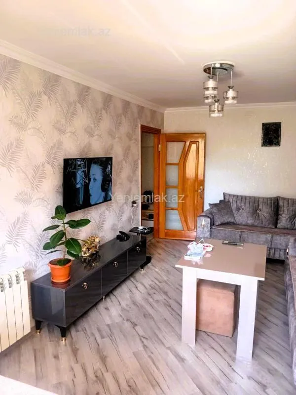 Satılır 2 otaqlı köhnə tikili 45 m²