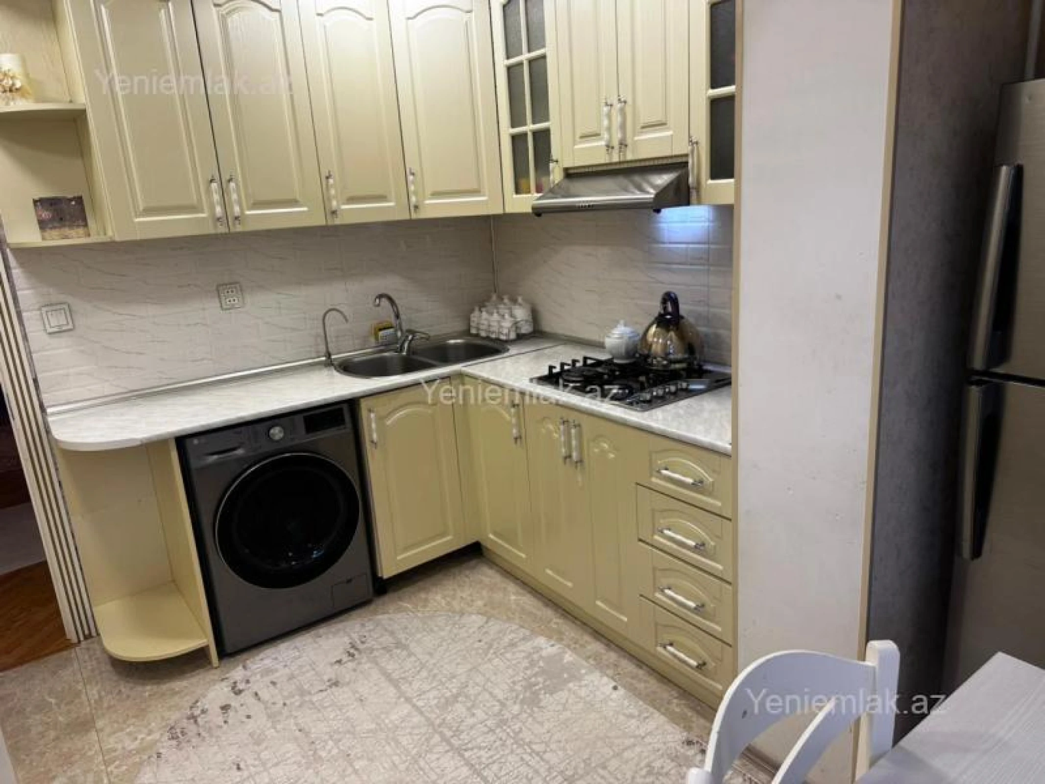 Satılır 4 otaqlı köhnə tikili 110 m²