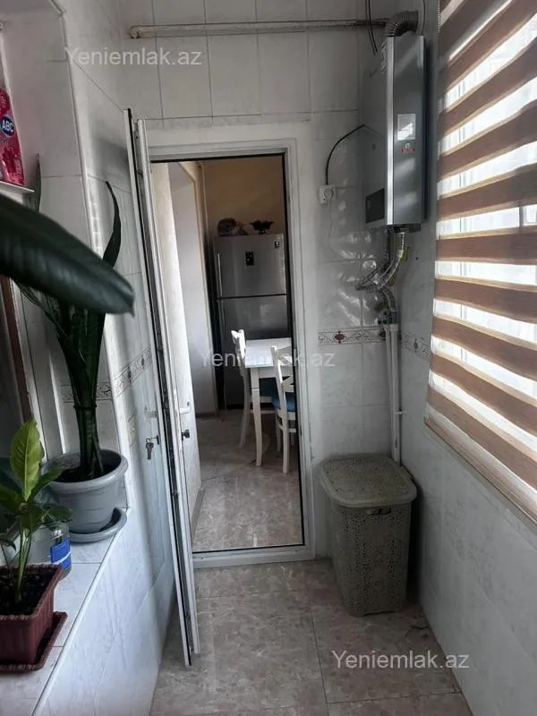 Satılır 4 otaqlı köhnə tikili 110 m²