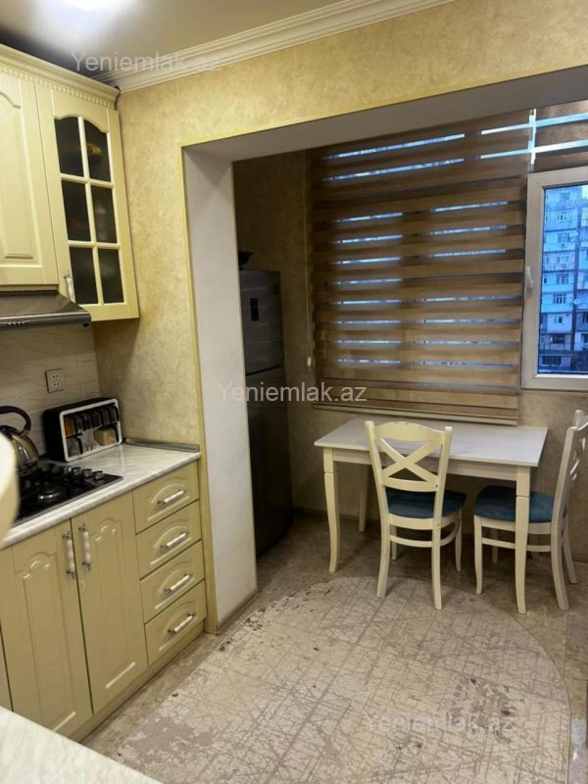 Satılır 4 otaqlı köhnə tikili 110 m²