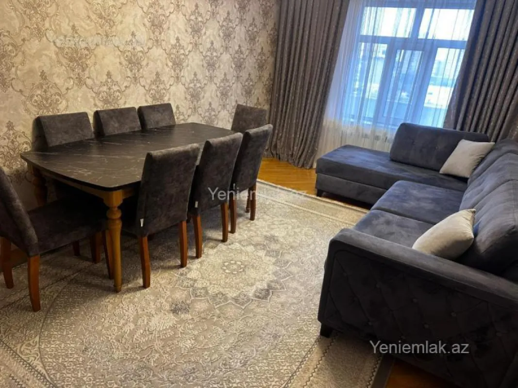 Satılır 4 otaqlı köhnə tikili 110 m²