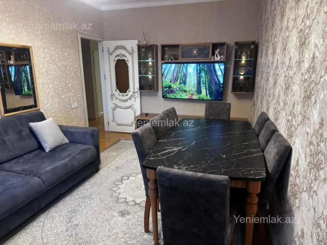Satılır 4 otaqlı köhnə tikili 110 m²