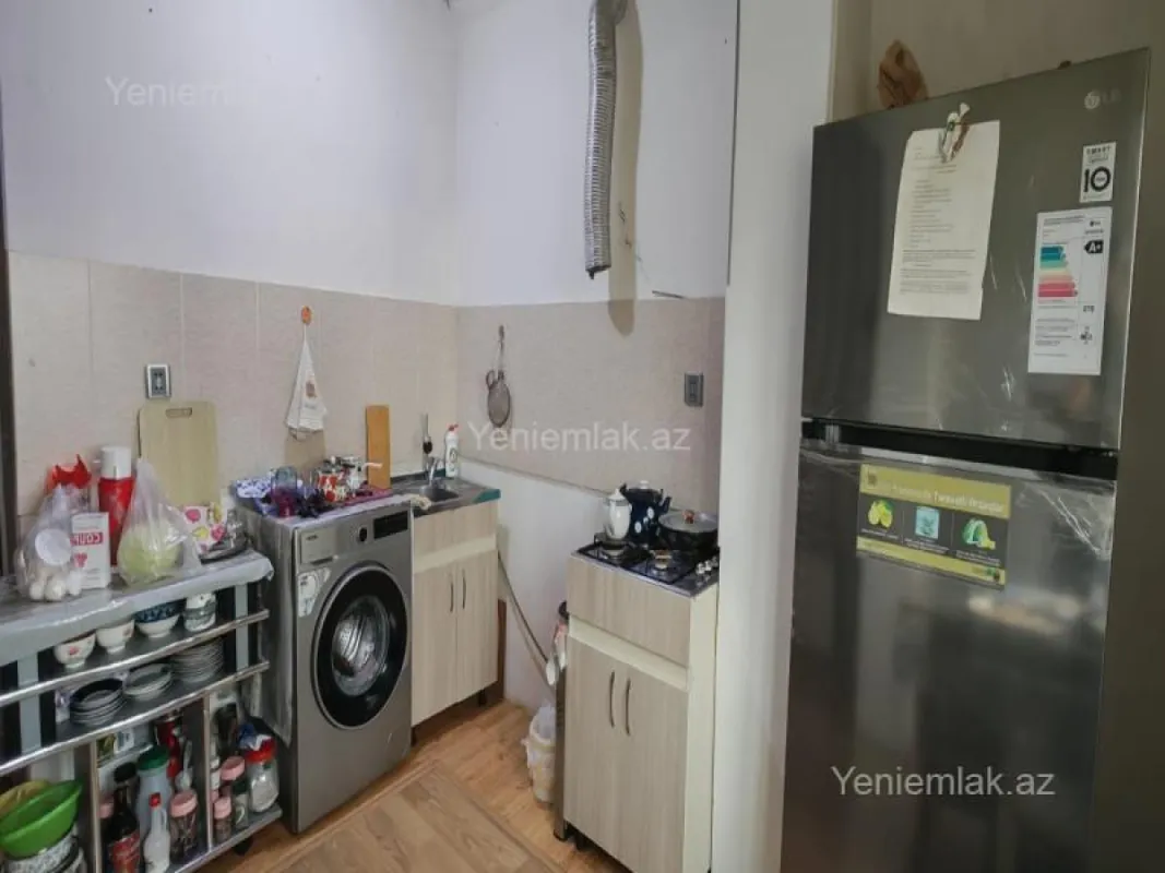 Satılır 3 otaqlı köhnə tikili 80 m²