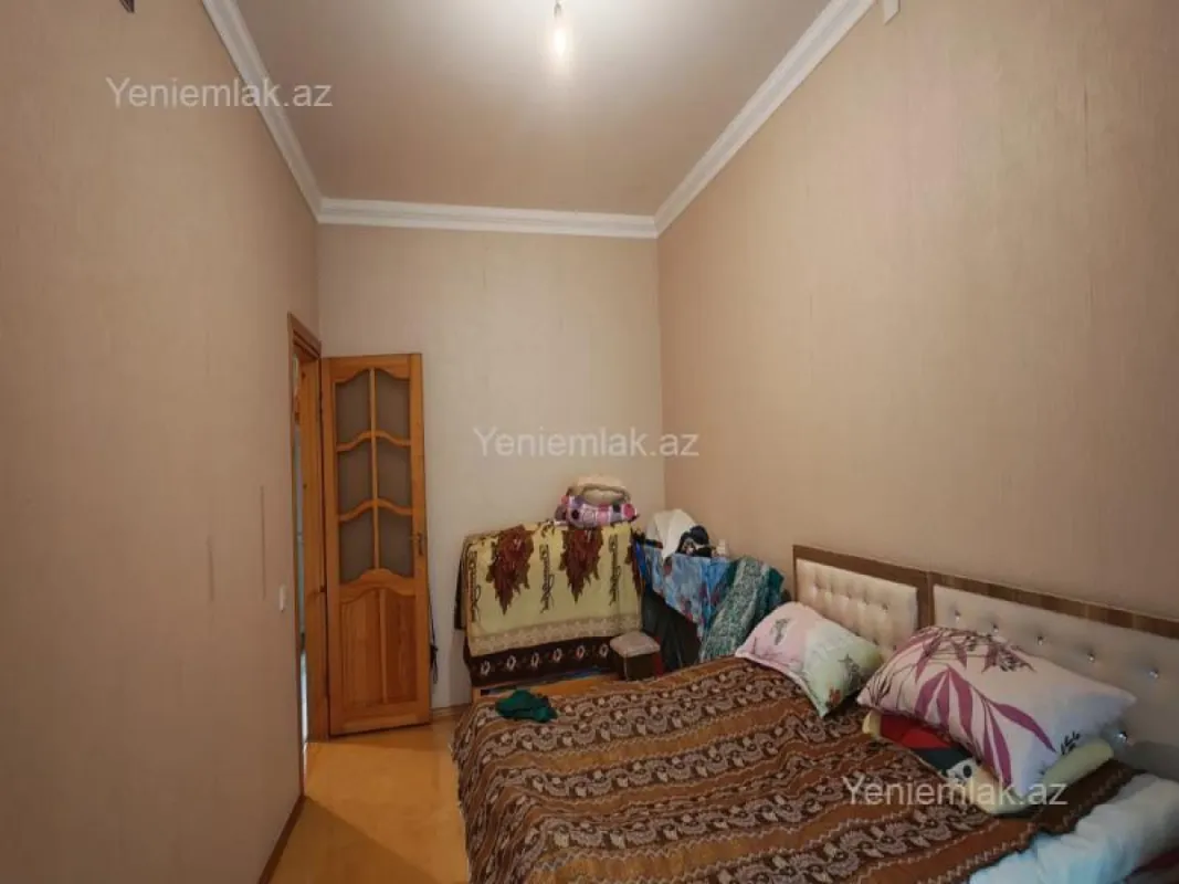 Satılır 3 otaqlı köhnə tikili 80 m²