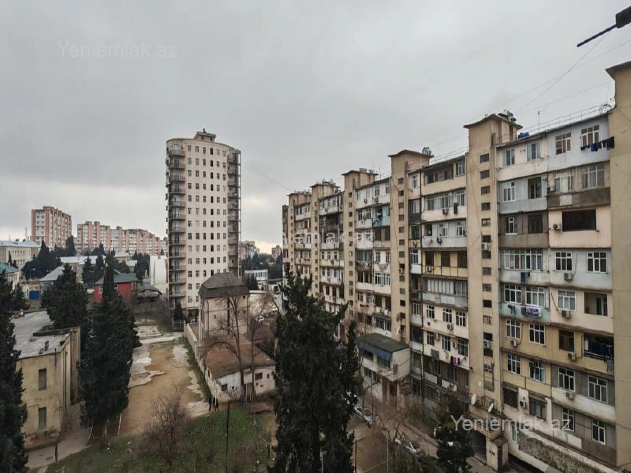 Satılır 3 otaqlı köhnə tikili 80 m²