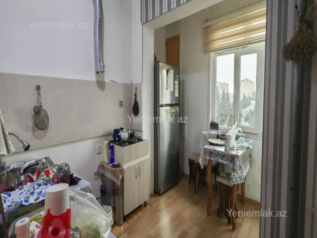 Satılır 3 otaqlı köhnə tikili 80 m²