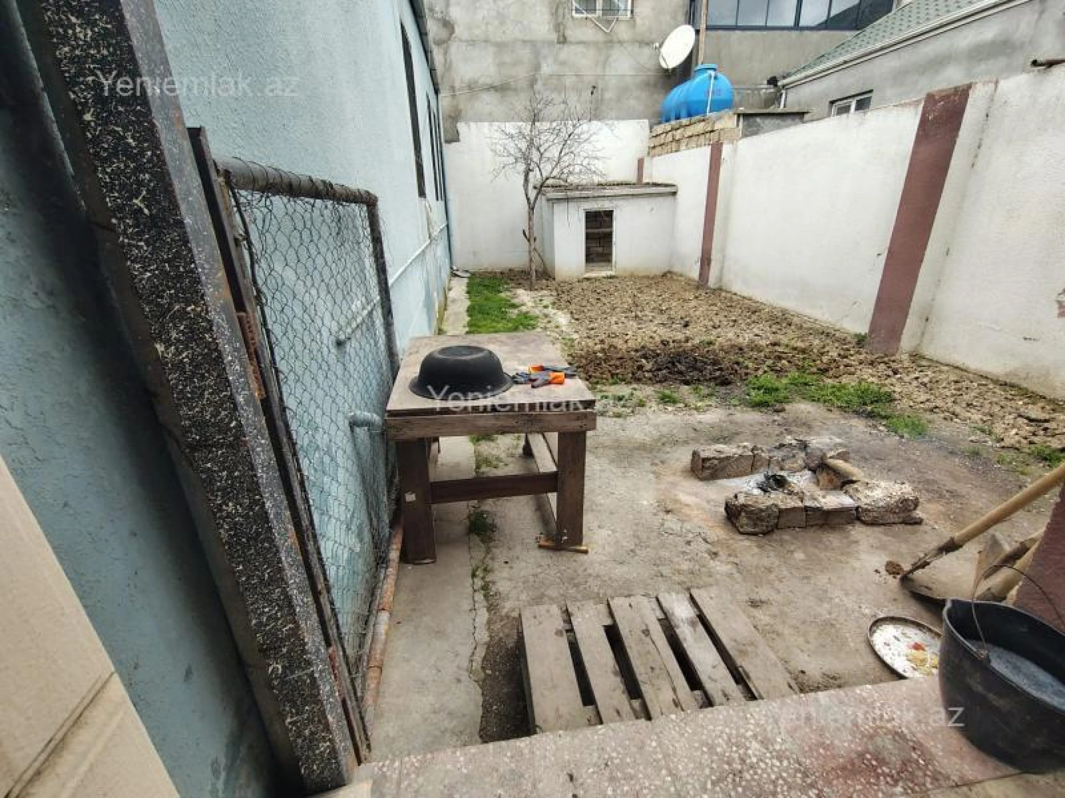 Satılır 1 otaqlı həyət evi 120 m²