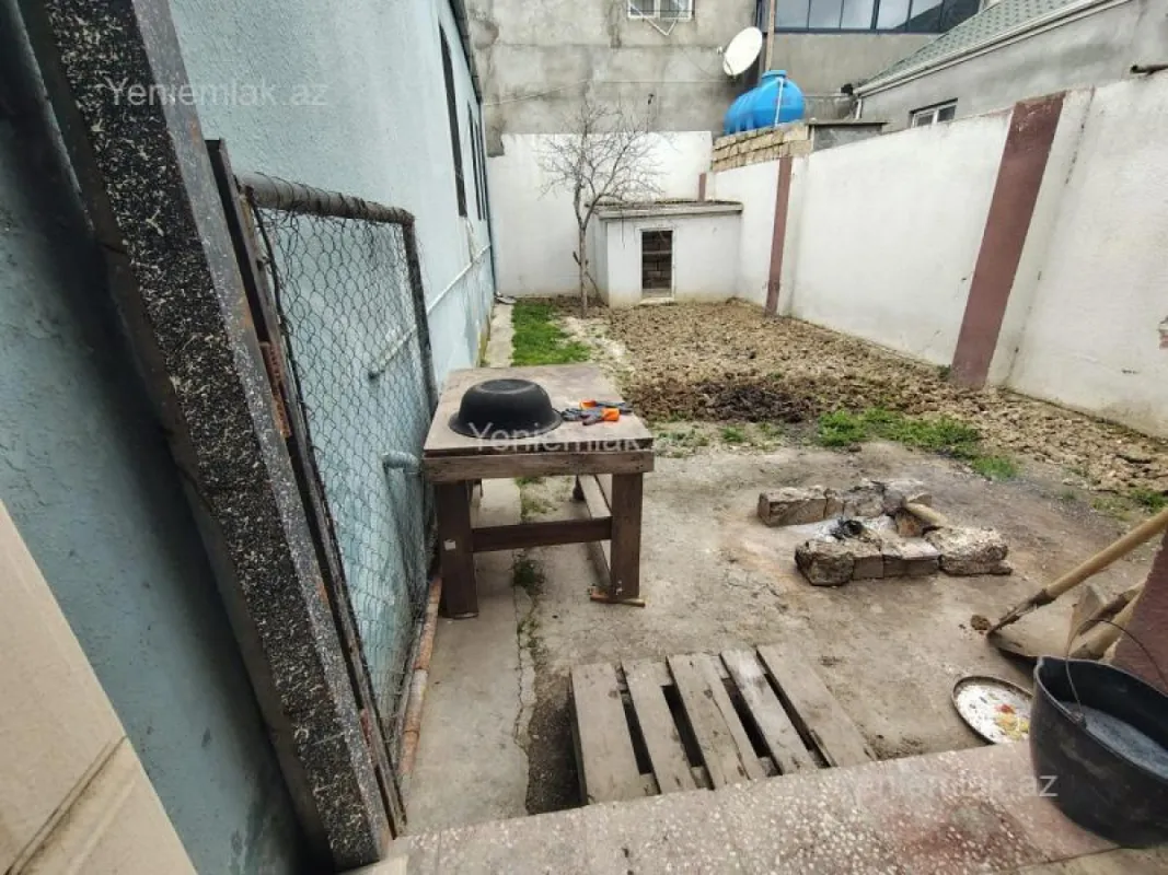 Satılır 1 otaqlı həyət evi 120 m²