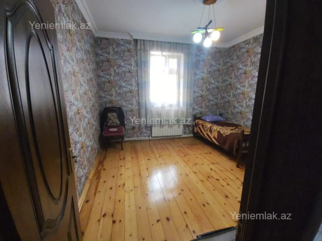 Satılır 1 otaqlı həyət evi 120 m²