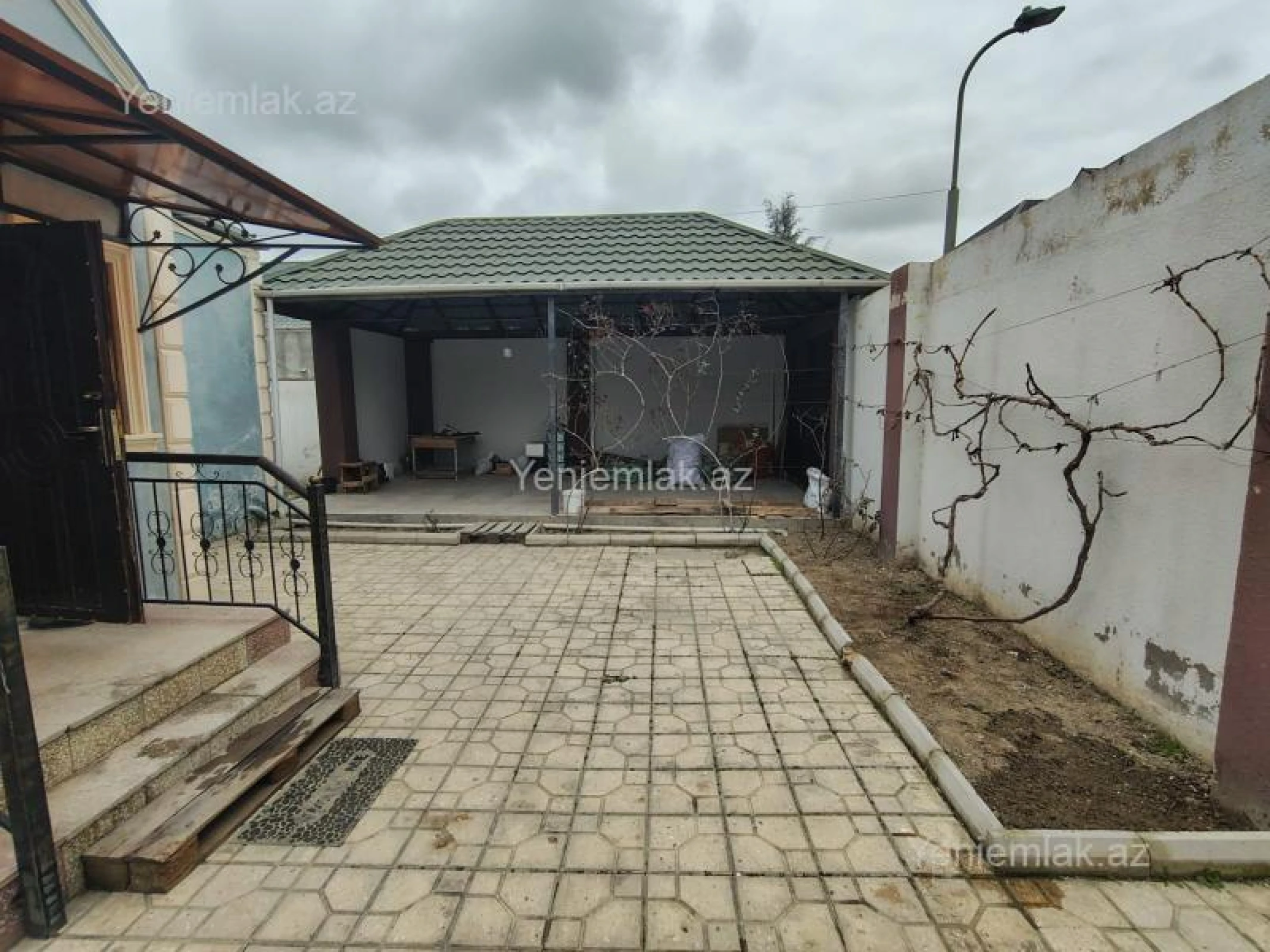 Satılır 1 otaqlı həyət evi 120 m²