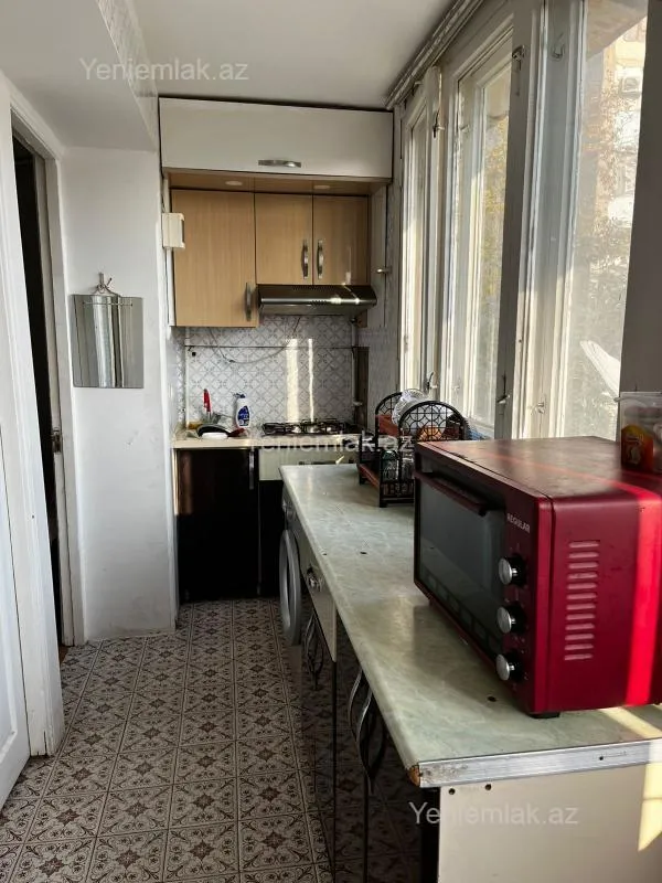 Satılır 4 otaqlı köhnə tikili 80 m²
