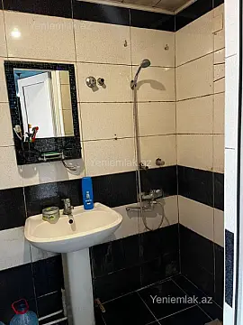 Satılır 4 otaqlı köhnə tikili 80 m²