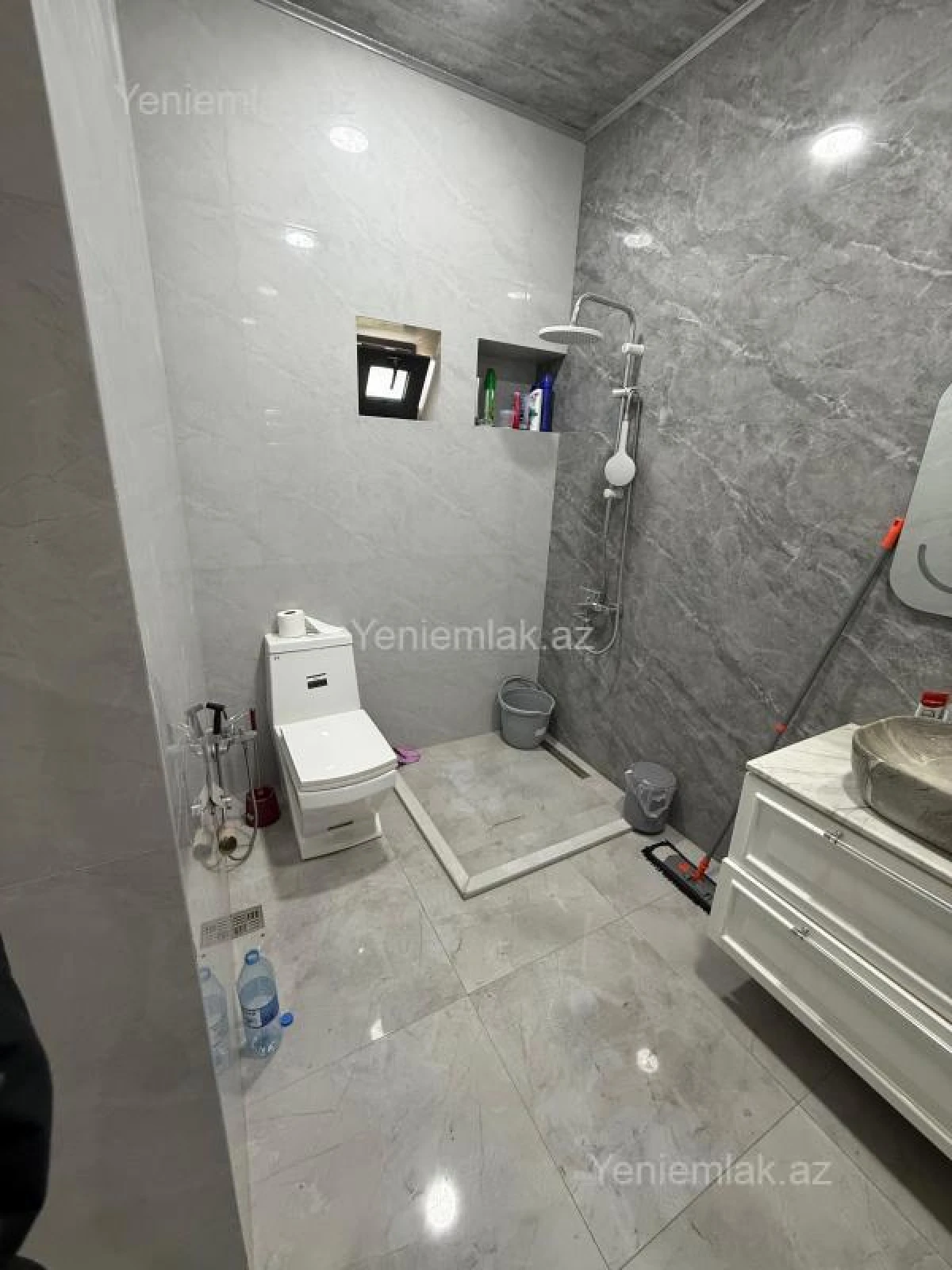 Satılır 5 otaqlı həyət evi 309 m²